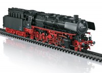 Dampflokomotive Baureihe 043 mit Öl-Tender der DB